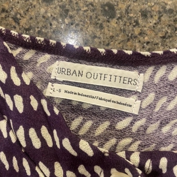 Urban Outfitters Crop Long Sleeve Top Size Large Purple Puff NEW. - Picture 3 of 4